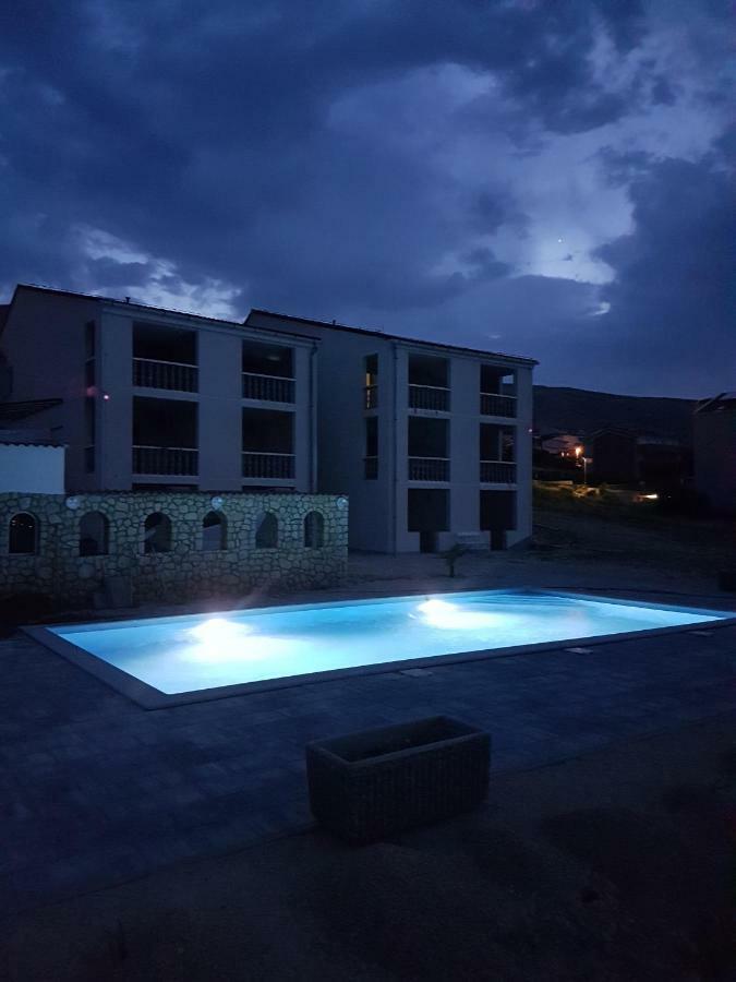 Apartments Mia Pag Pag Town Exterior photo